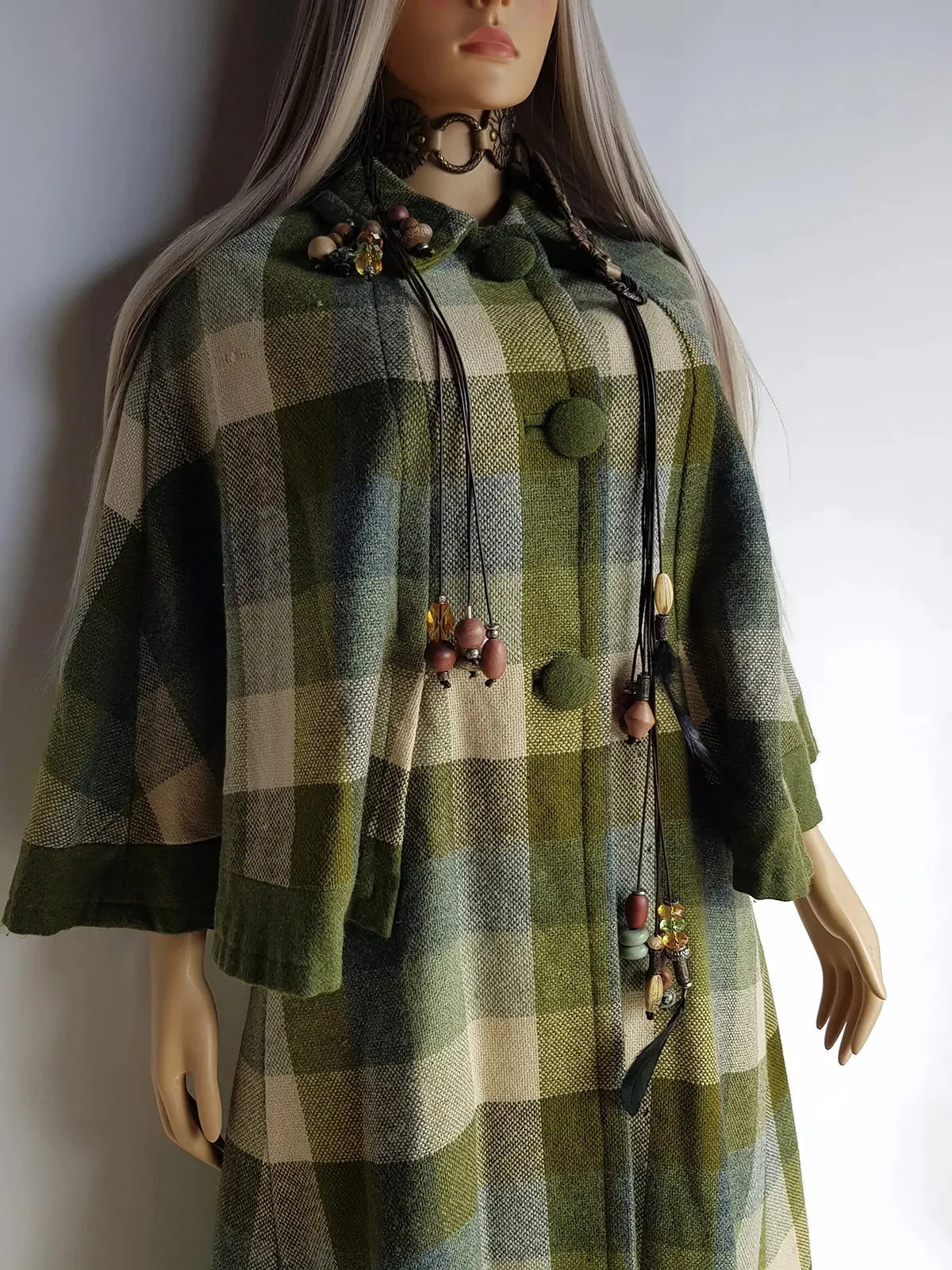 1950s Exceptional 100% Wool Coat / Cape in Knockout Green Tones - full length - button front & fully lined