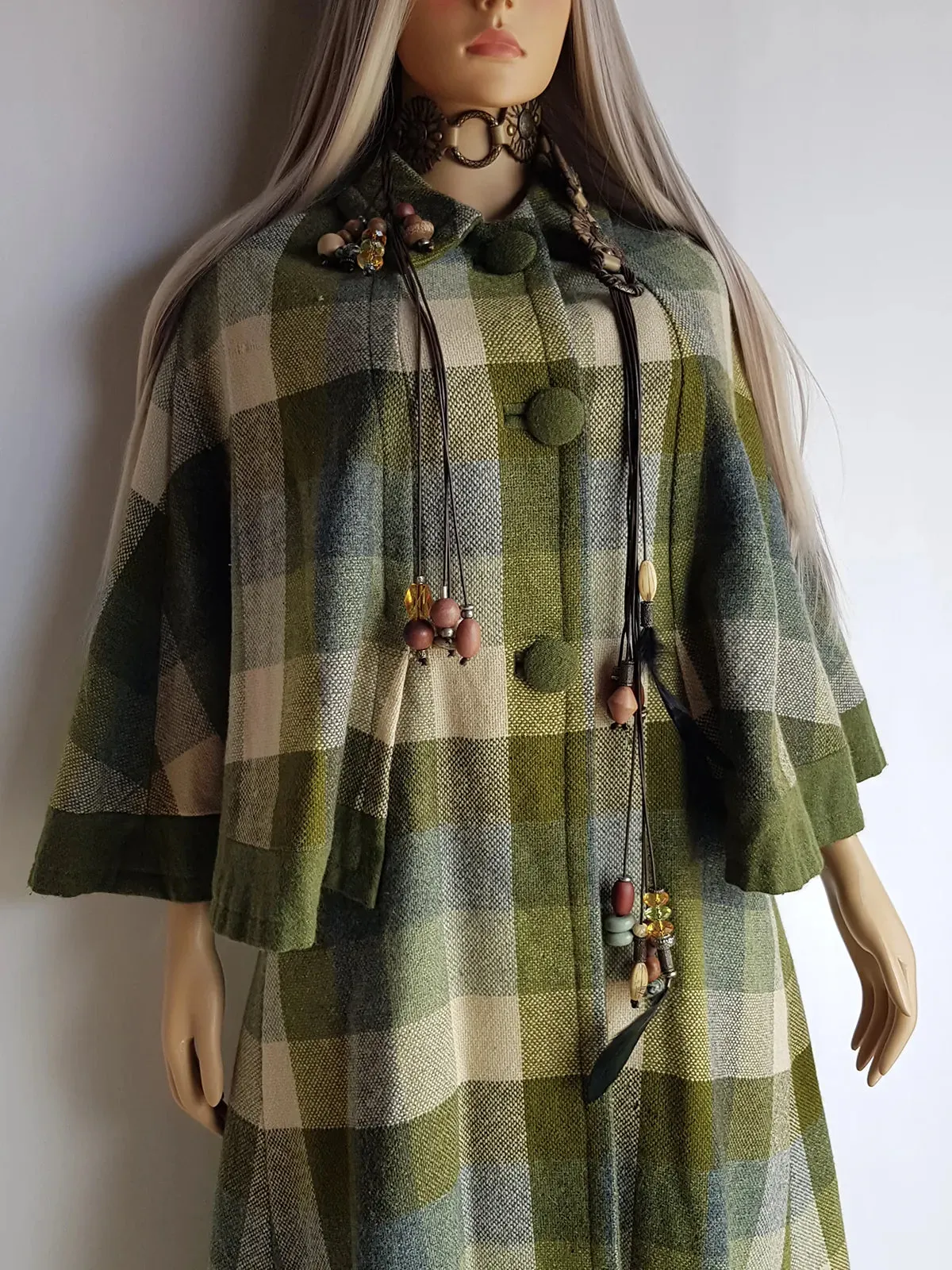 1950s Exceptional 100% Wool Coat / Cape in Knockout Green Tones - full length - button front & fully lined