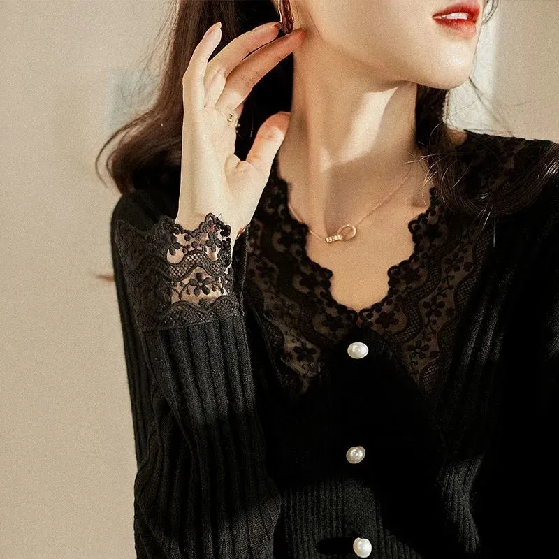 Sadie - Elegant V-Neck Sweater with Lace Trim